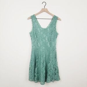 new ALYA Green Dress Size Medium